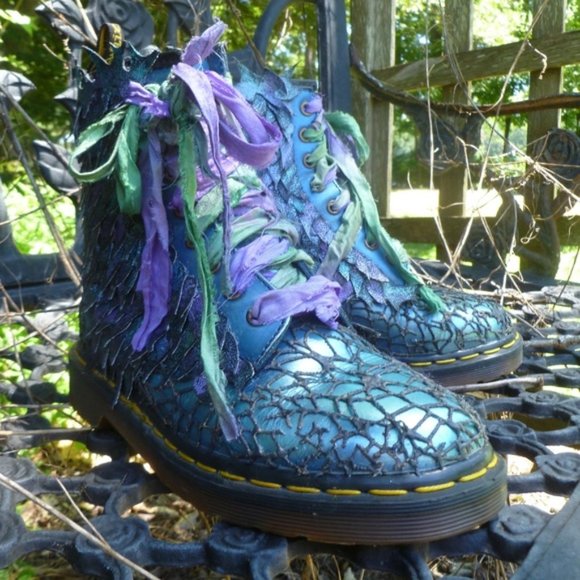 Dr Martens Custom OOAK Victorian Goth - Picture 4 of 5